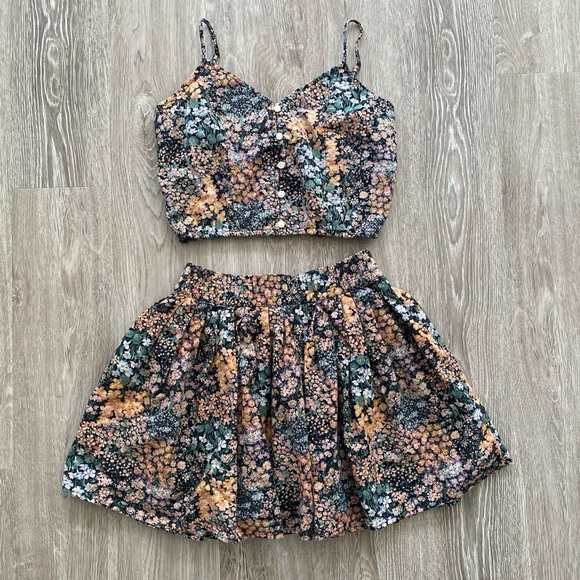 American Eagle Outfitters Dresses & Skirts - Floral Two Piece Set